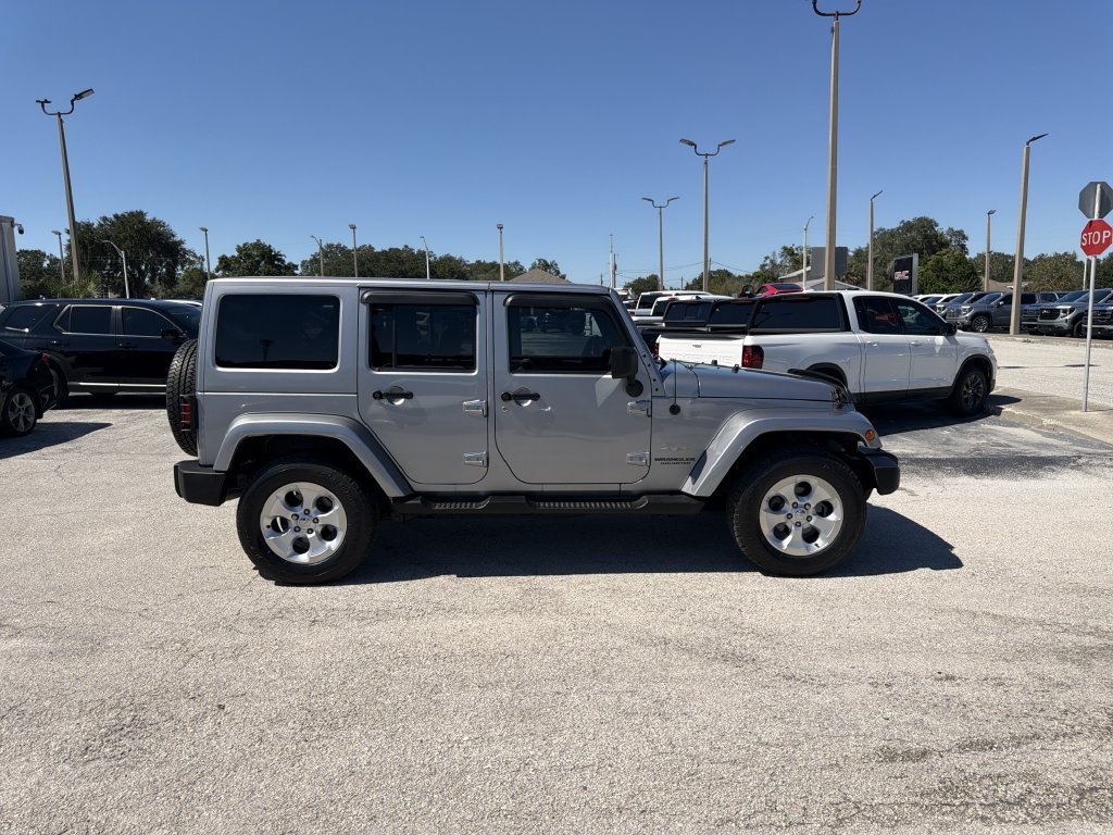 Used 2014 Jeep Wrangler Unlimited Sahara w/ Max Tow Package AWD/4WD image 3