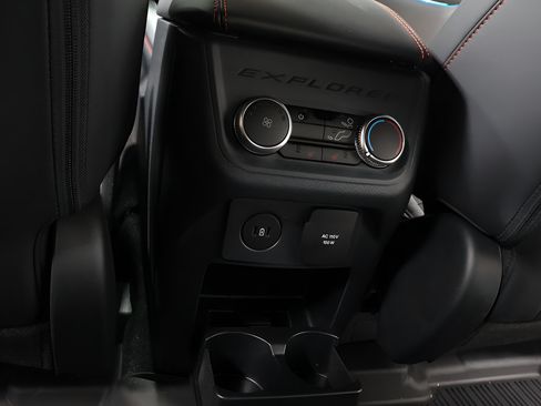Used 2025 Ford Explorer ST AWD/4WD image 25