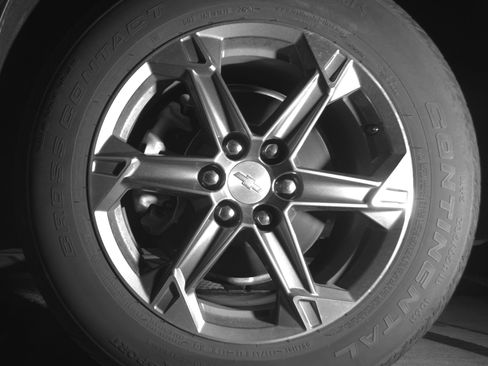 Used 2025 Chevrolet Blazer LT FWD image 12