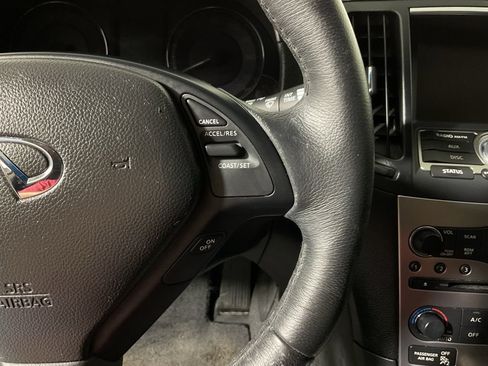 Used 2013 INFINITI G37 Journey RWD image 23