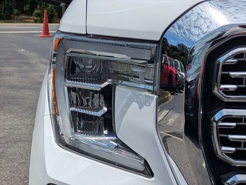 Used 2020 GMC Sierra 1500 SLT w/ SLT Premium Plus Package AWD/4WD image 10