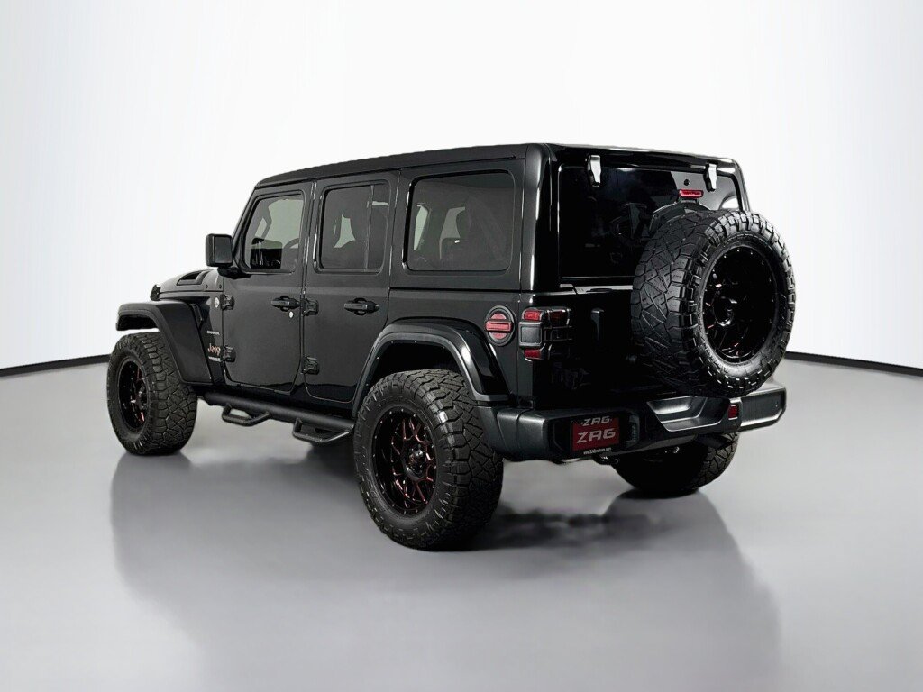 Used 2022 Jeep Wrangler Unlimited Sahara w/ Safety Group AWD/4WD image 3