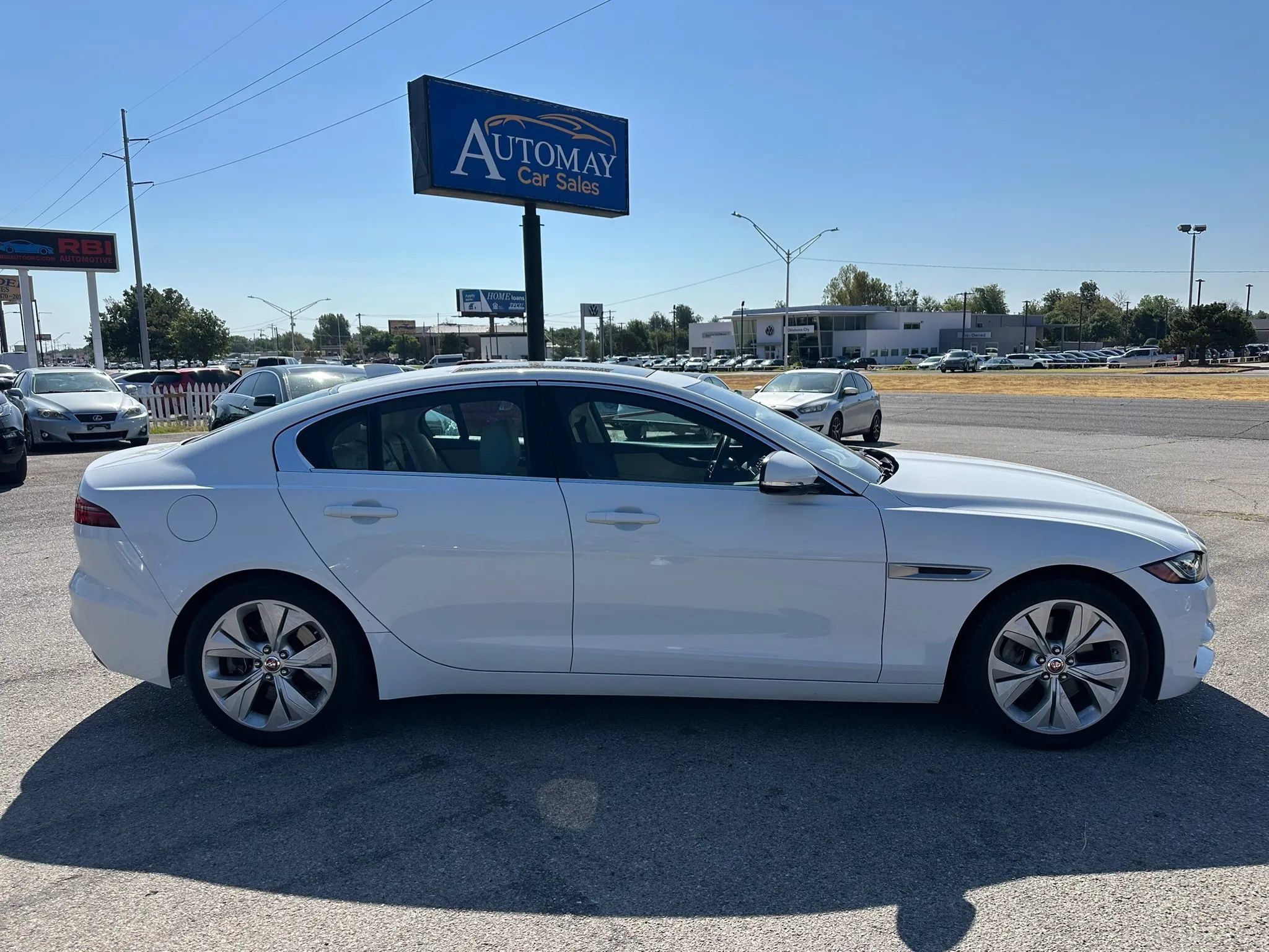 Used 2020 Jaguar XE S RWD image 31