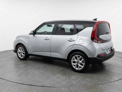 Used 2025 Kia Soul LX w/ LX Technology Package image 6