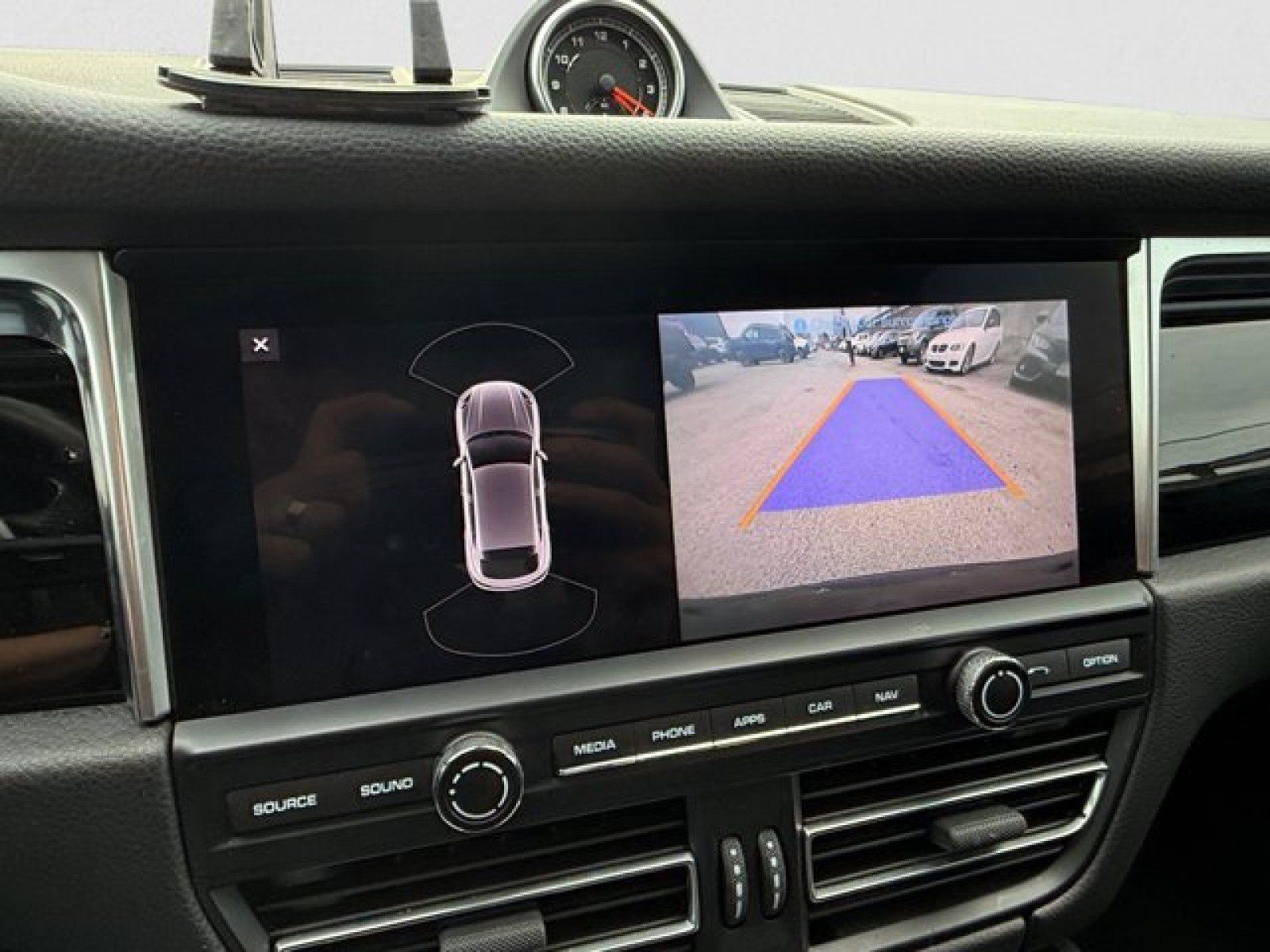 Used 2021 Porsche Macan AWD/4WD image 17