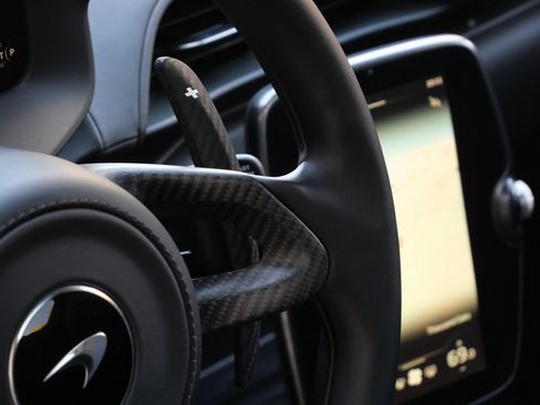 Used 2024 McLaren Artura image 12