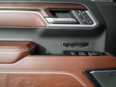 Used 2025 GMC Sierra 1500 Denali Ultimate AWD/4WD image 18
