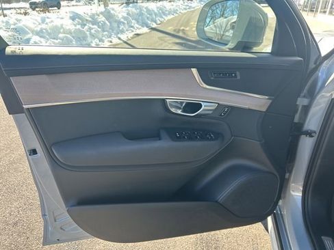 Certified 2025 Volvo XC90 B6 Plus image 16