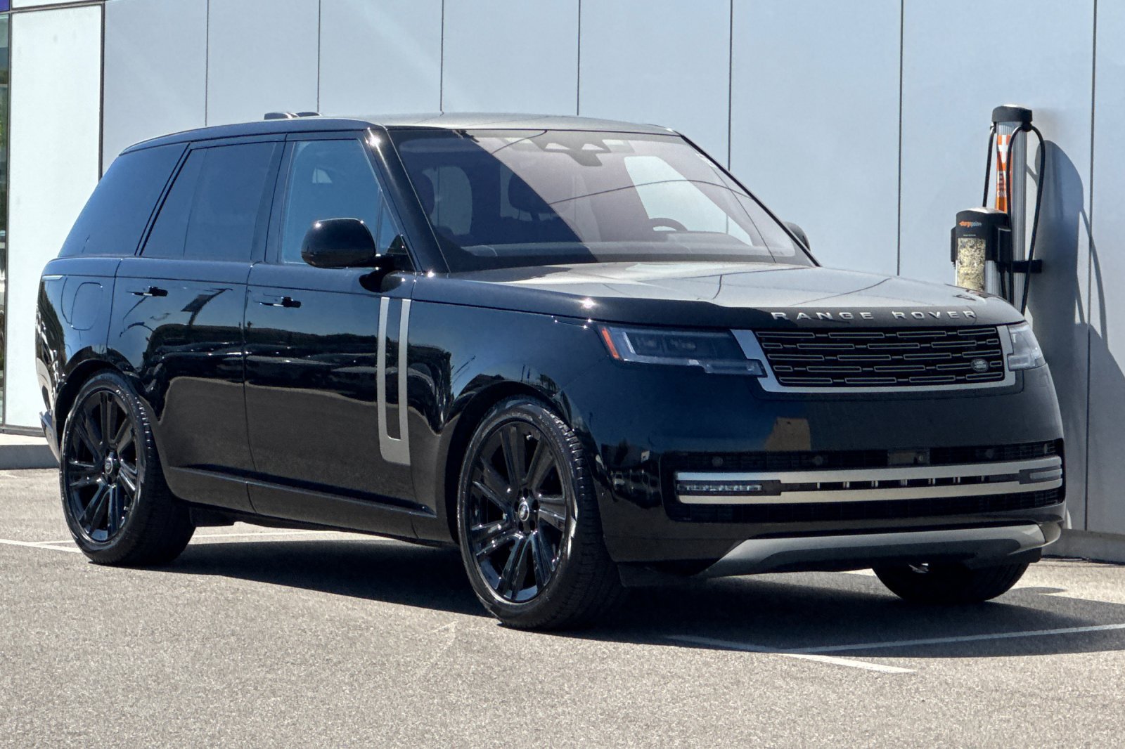 Used 2023 Land Rover Range Rover SE AWD/4WD image 7