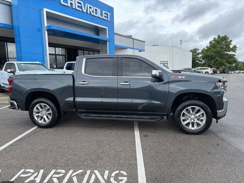 Used 2022 Chevrolet Silverado 1500 LTZ w/ LTZ Premium Package AWD/4WD image 2