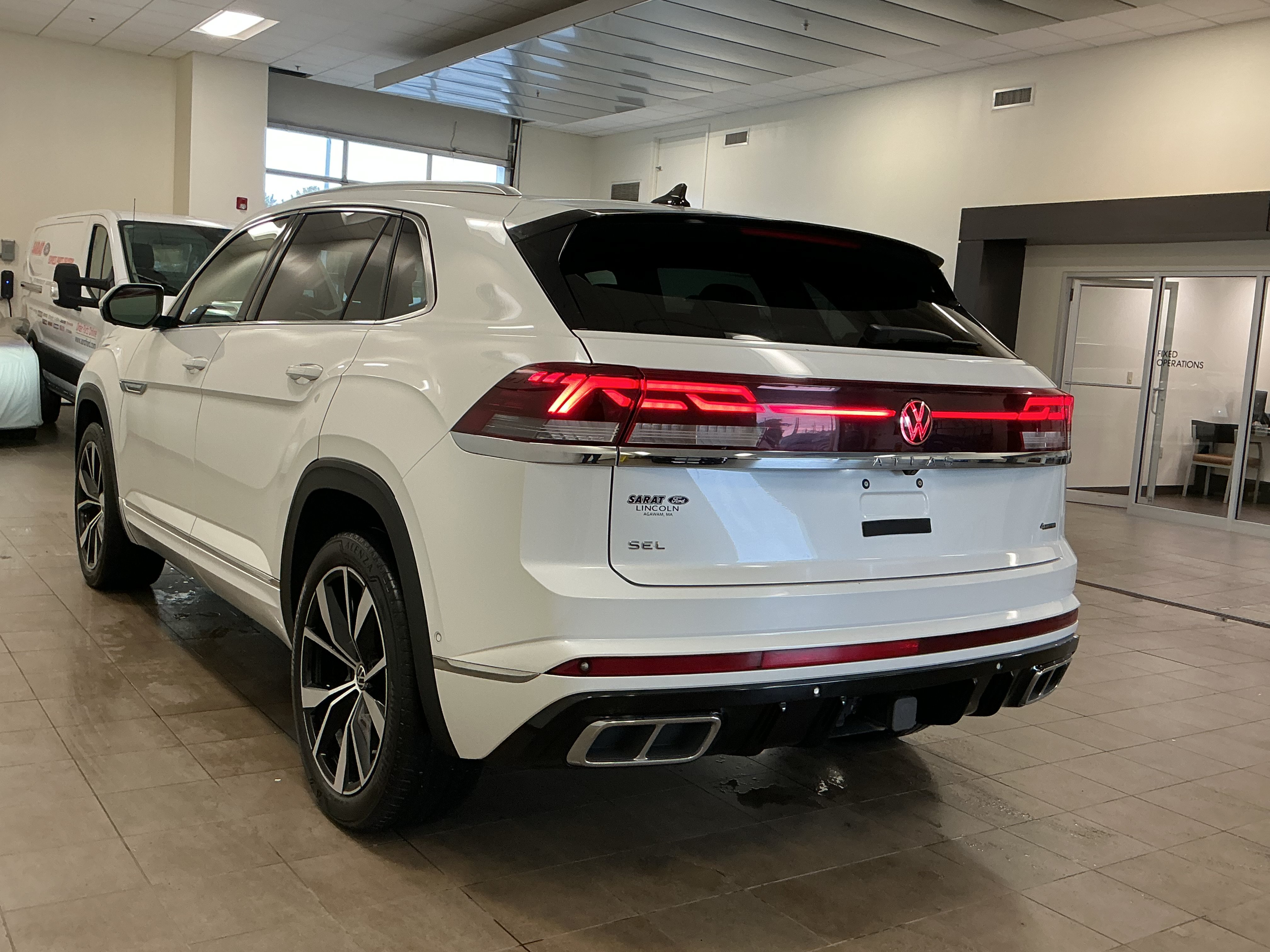 Used 2024 Volkswagen Atlas Cross Sport SEL Premium R-Line AWD/4WD image 5