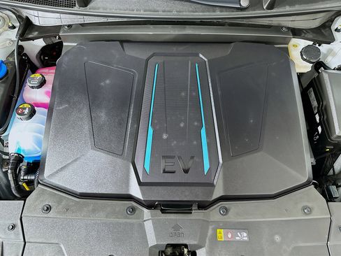 Used 2024 Hyundai Ioniq 5 SEL RWD image 33