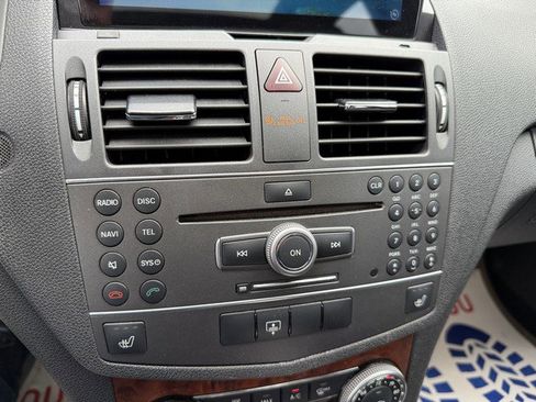 Used 2011 Mercedes-Benz C 300 SPORT 4MATIC image 21