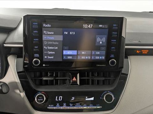 Used 2022 Toyota Corolla LE FWD image 29