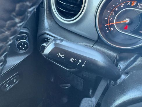 Used 2022 Jeep Wrangler Unlimited Sport AWD/4WD image 31