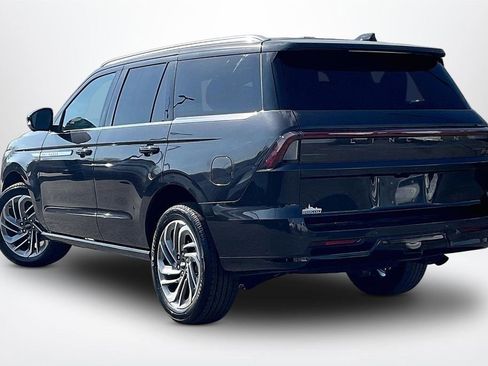 Used 2025 Lincoln Navigator Reserve AWD/4WD image 5