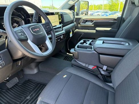 New 2026 GMC Sierra 2500 SLE w/ SLE Value Package; AWD/4WD image 17