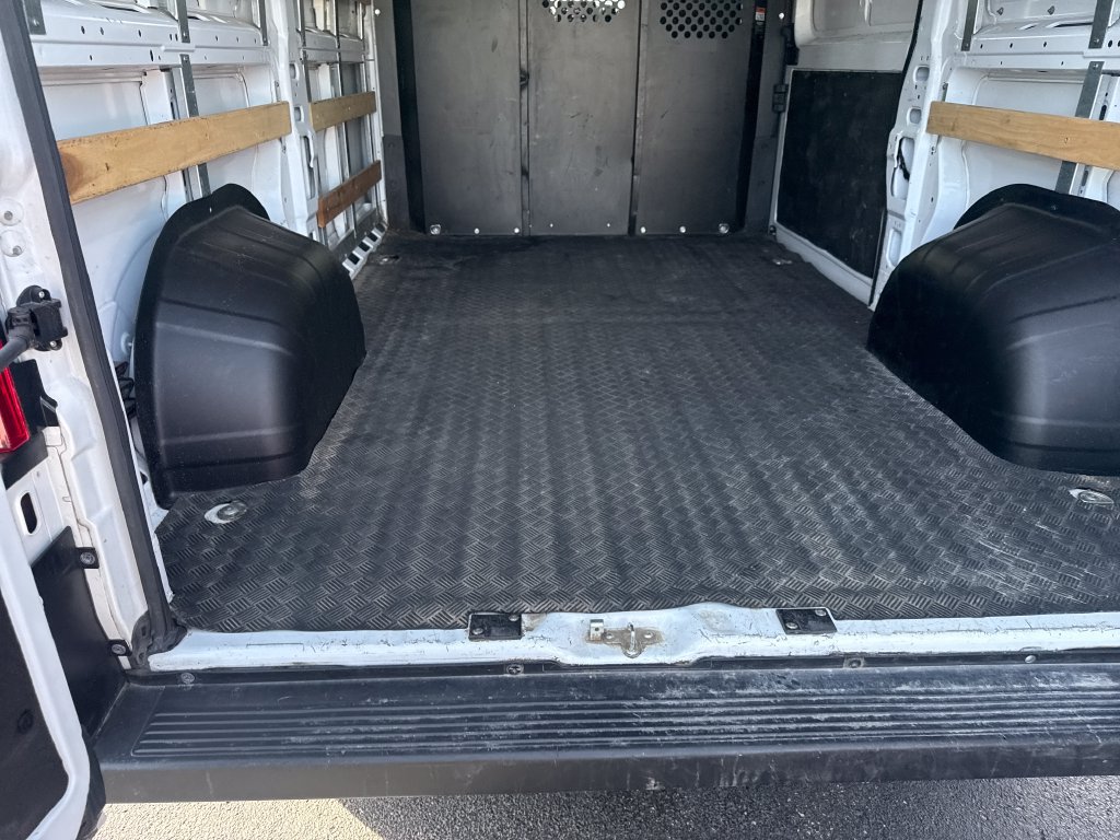 Used 2025 RAM ProMaster 2500 w/ U-Haul Equipment Group FWD image 14