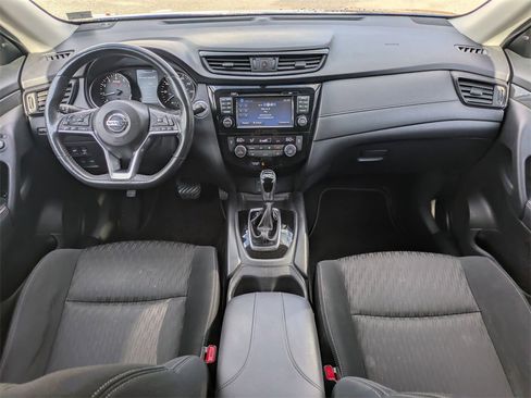 Used 2017 Nissan Rogue SV w/ SV Premium Package image 15