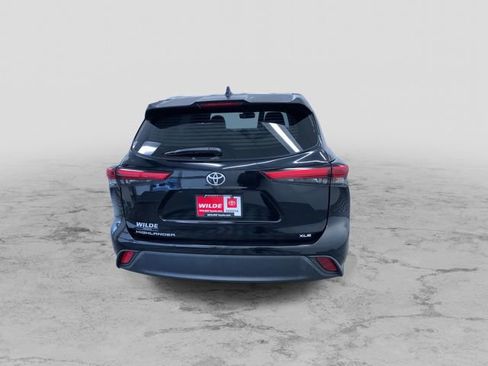 Used 2022 Toyota Highlander XLE image 8