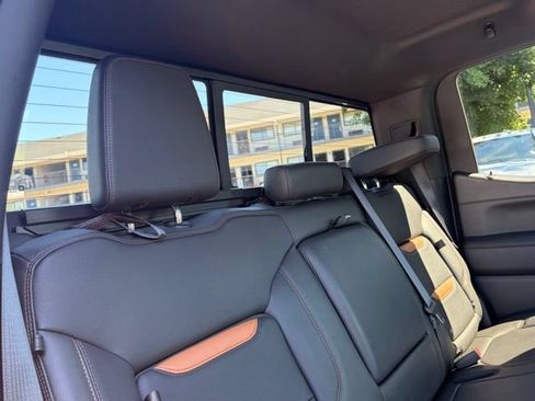 Used 2021 GMC Sierra 1500 AT4 w/ AT4 Premium Package AWD/4WD image 30