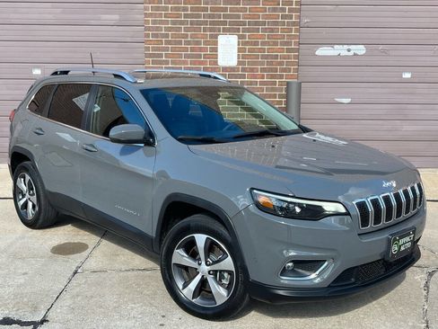Used 2021 Jeep Cherokee Limited image 2