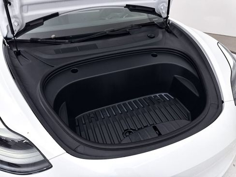 Used 2023 Tesla Model 3 Standard Range RWD image 9