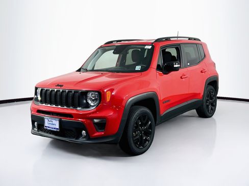 Used 2023 Jeep Renegade Altitude w/ Convenience Group I AWD/4WD image 1