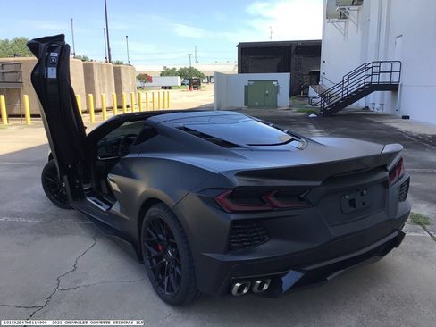 Used 2021 Chevrolet Corvette Stingray Coupe w/ Z51 Performance Package RWD image 6