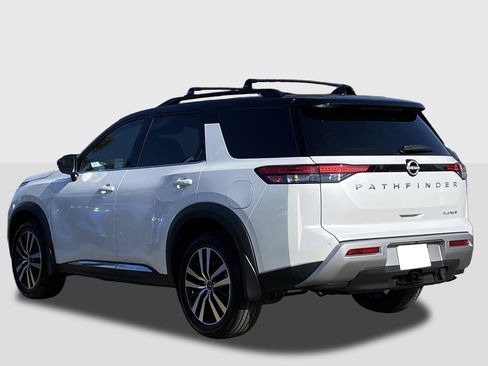 New 2025 Nissan Pathfinder Platinum image 2