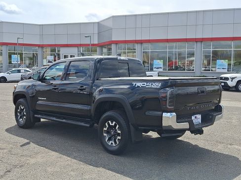 Used 2023 Toyota Tacoma TRD Off-Road image 5