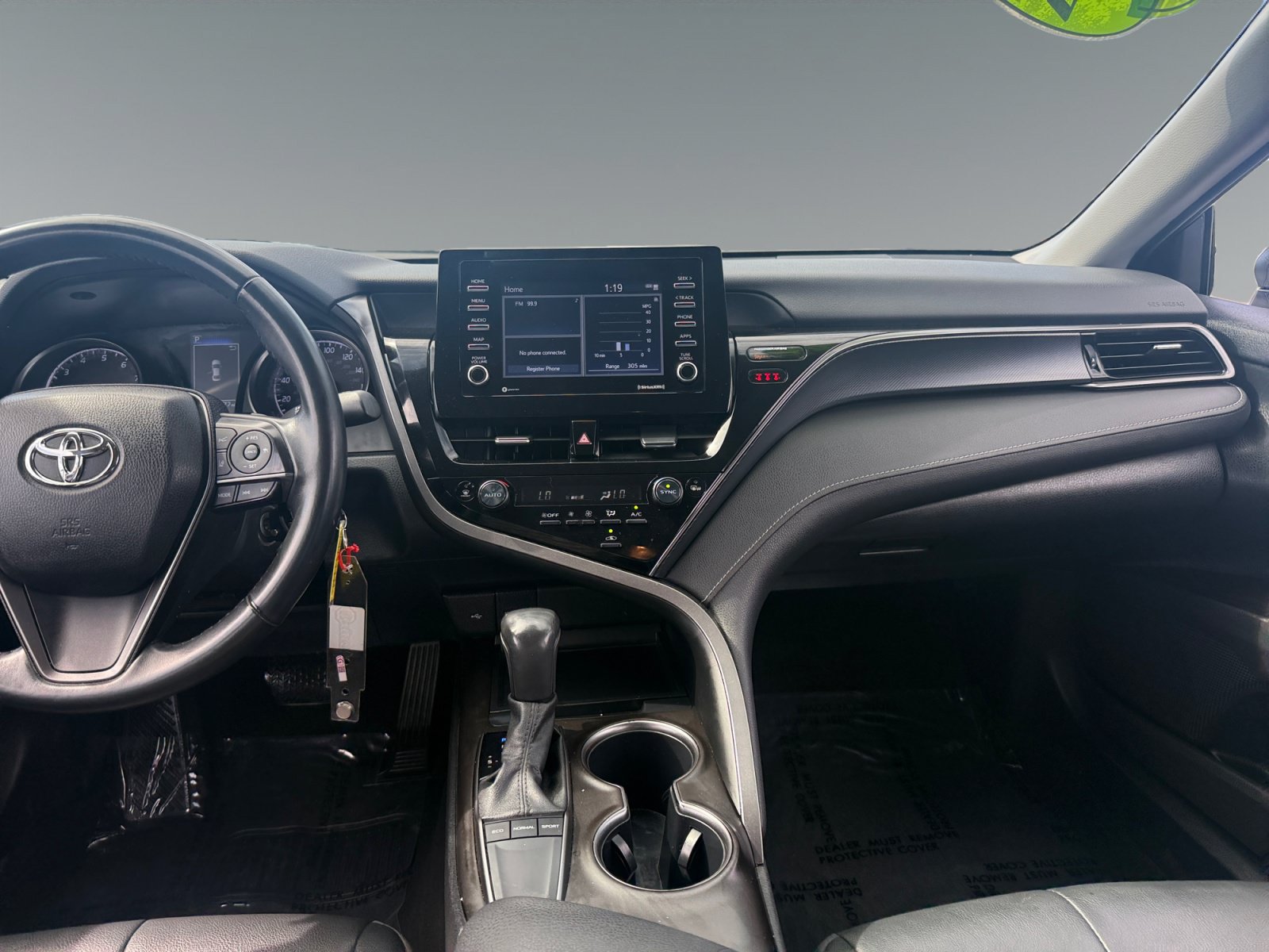 Used 2024 Toyota Camry SE FWD image 11