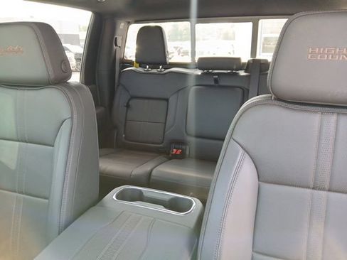 Certified 2025 Chevrolet Silverado 2500 High Country w/ High Country Premium Package AWD/4WD image 18