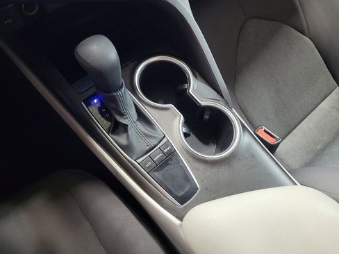 Used 2022 Toyota Camry LE image 26