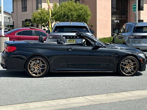 Used 2016 BMW M4 Convertible RWD image 3