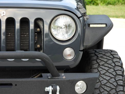 Used 2017 Jeep Wrangler Sport S AWD/4WD image 39