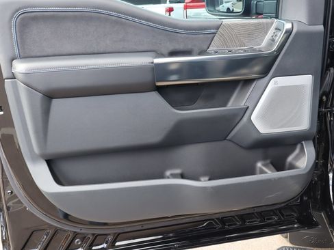 Used 2025 Ford F350 Platinum AWD/4WD image 19