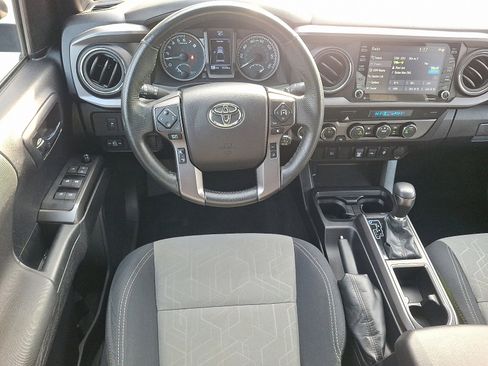 Certified 2021 Toyota Tacoma TRD Off-Road image 11