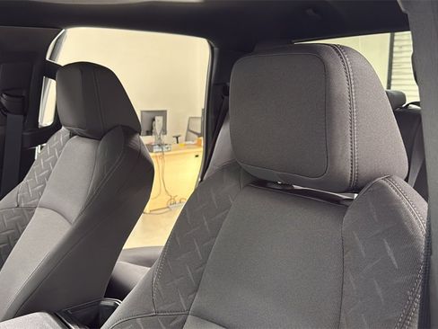 Certified 2025 Toyota Tacoma SR5 image 13