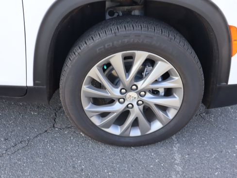 Used 2026 Buick Enclave Preferred w/ LPO, Floor Liner Package image 40