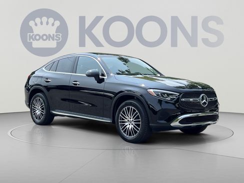 Used 2025 Mercedes-Benz GLC 300 4MATIC image 2