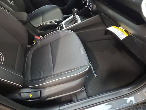 New 2026 Hyundai Venue SEL FWD image 9