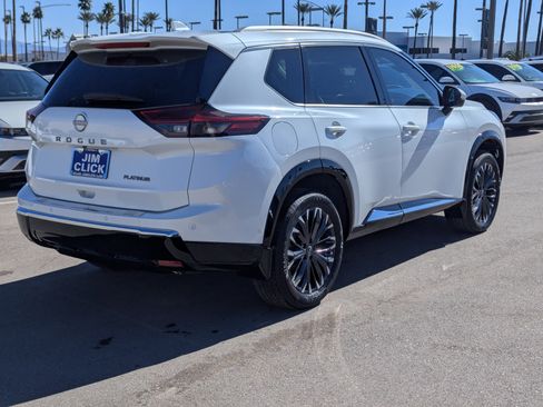 Used 2024 Nissan Rogue Platinum w/ Platinum Premium Package image 2