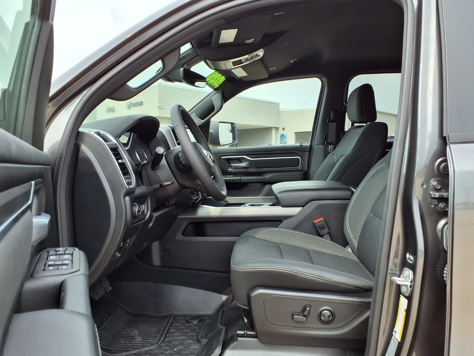 Used 2025 RAM 1500 Big Horn AWD/4WD image 25