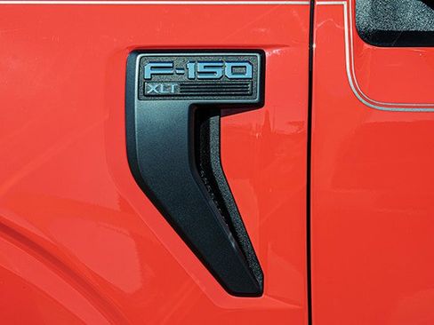 Used 2022 Ford F150 XLT w/ Equipment Group 302A High image 17