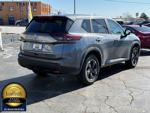 Used 2024 Nissan Rogue SV image 5