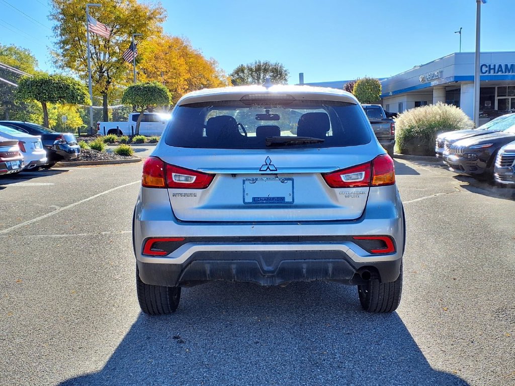Used 2018 Mitsubishi Outlander Sport ES FWD image 5