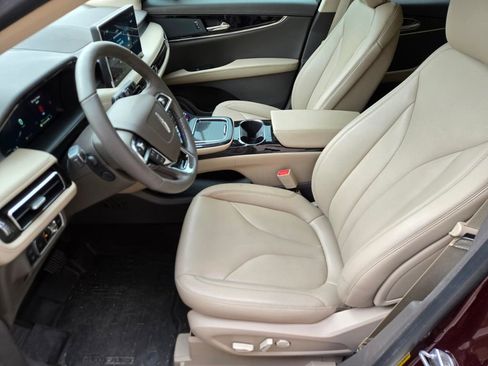 Used 2023 Lincoln Nautilus FWD w/ Premium Package image 6