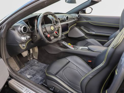 Certified 2020 Ferrari Portofino image 10
