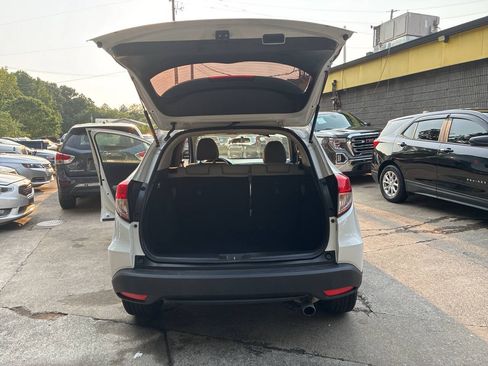 Used 2020 Honda HR-V LX image 13